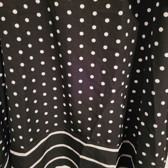 Emery Rose spotted shark bite hem top - Picture 3 of 5